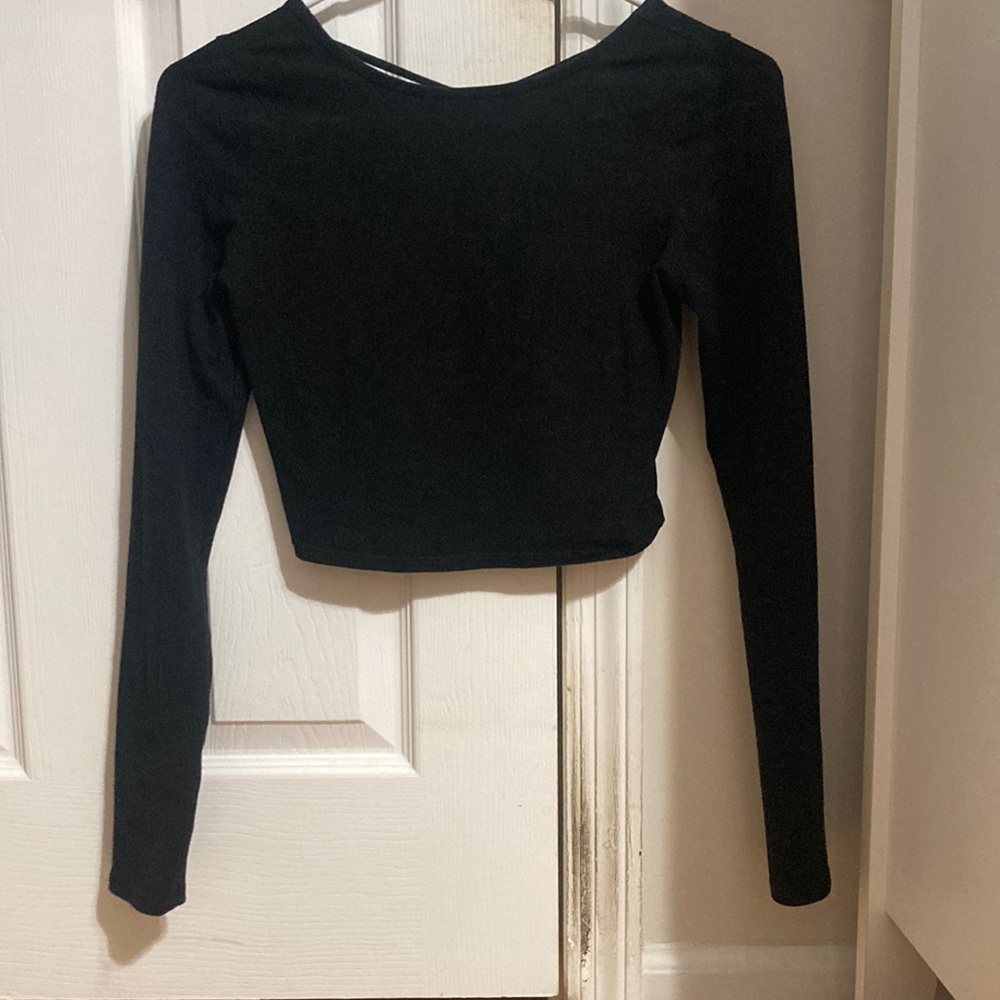 Backless long sleeve crop top